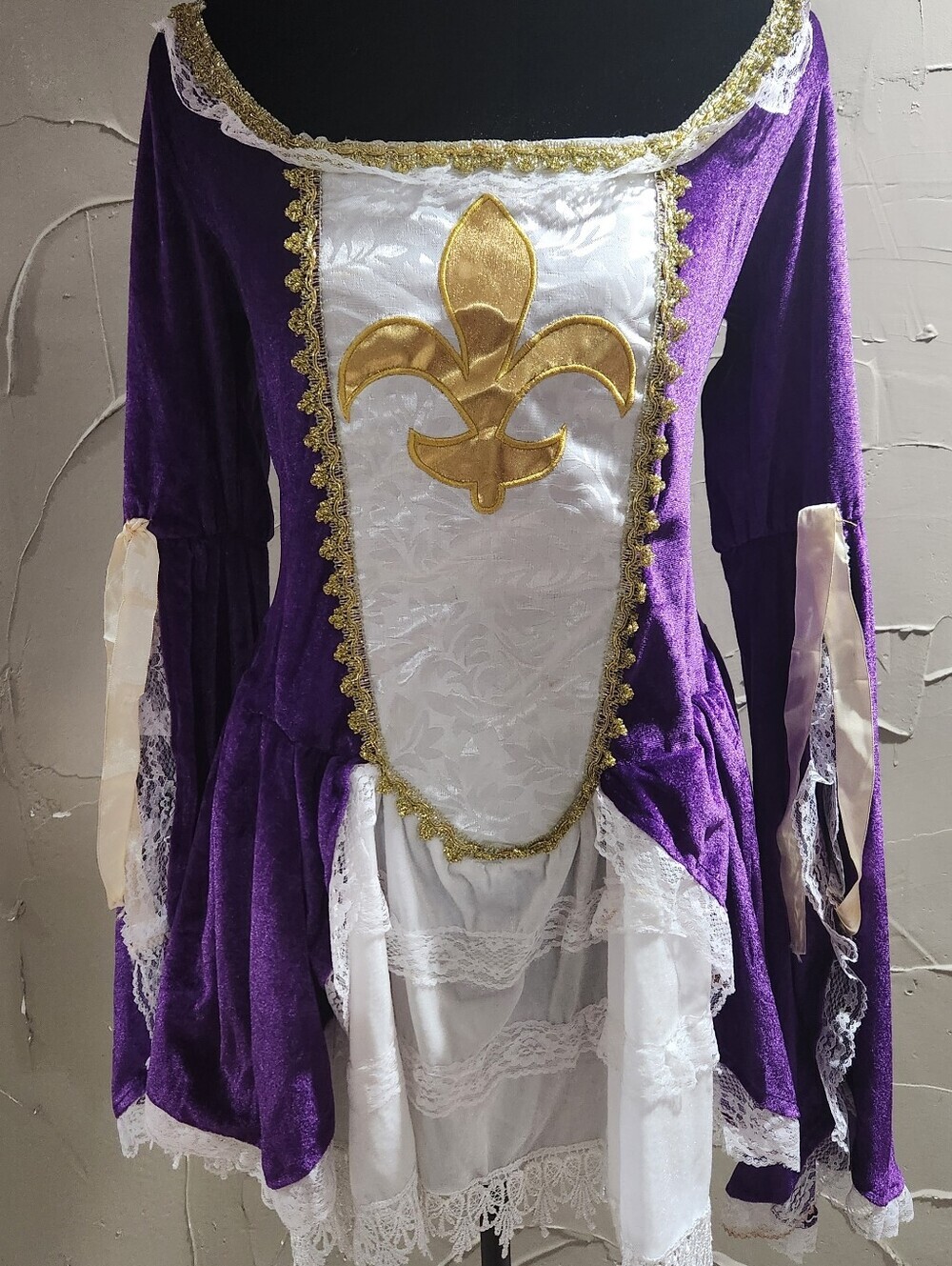 Spirit Halloween Beautiful purple pirate costume dress size S/M 4 pcs - Picture 2 of 10